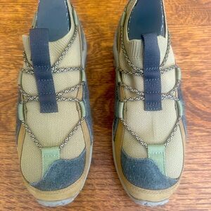 Merrell Jungle Moc size 8 Khaki and black lifestyle trainers new in box